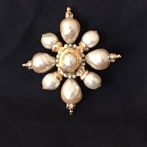 Vintage pearl broach